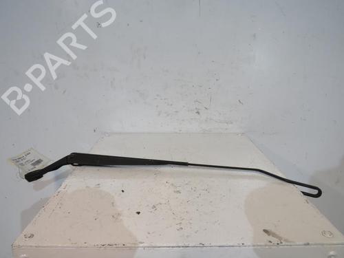 Used Front windshield wiper arm NISSAN MICRA III (K12) 1.2 16V (80 hp) 25095038