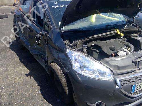 Interior roof light PEUGEOT 208 I (CA_, CC_) 1.6 HDi | BP25077587I8