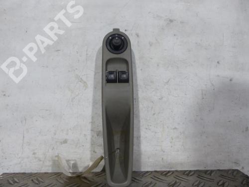 Used Left front window switch Left front window switch RENAULT ZOE (BFM_) ZOE (88 hp) 10586115 10586115