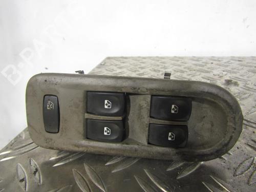 Used Left front window switch RENAULT CLIO III (BR0/1, CR0/1) 1.5 dCi (BR17, CR17) (86 hp) 25113391