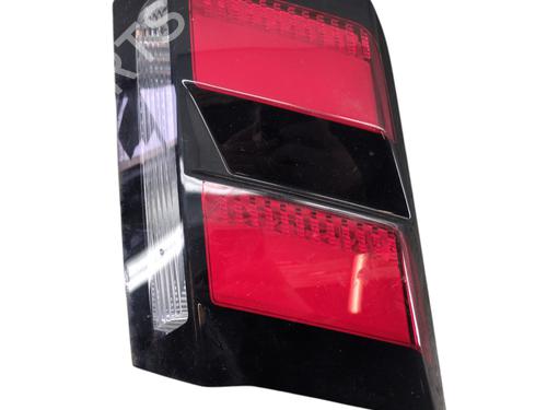Used Right tailgate light Right tailgate light PEUGEOT 3008 II SUV (MC_, MR_, MJ_, M4_) Hybrid (224 hp) 29186206 29186206