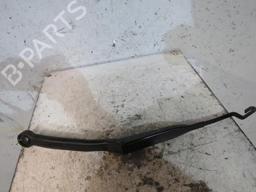Used Front windshield wiper arm NISSAN PRIMERA (P11) 2.0 TD (90 hp) 25109939