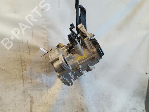 Used Gearbox VW NEW BEETLE (9C1, 1C1) 2.0 (115 hp) 25077591