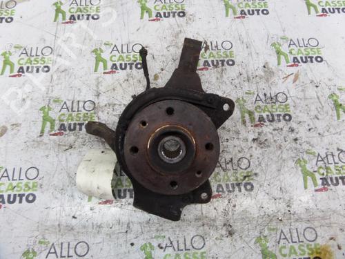 Used Right front steering knuckle RENAULT SAFRANE I (B54_) 2.0 (B540) (105 hp) 25097481