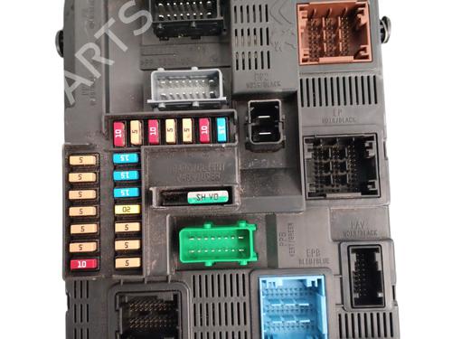 Used Fuse box Fuse box 33829150 33829150