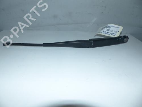 Used Front windshield wiper arm FIAT PUNTO (188_) 1.2 60 (188.030, .050, .130, .150, .230, .250) (60 hp) 25085696