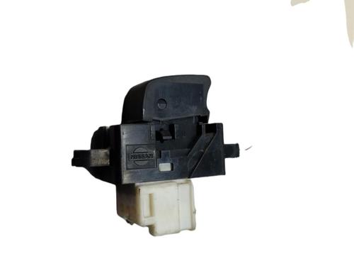 Used Left rear window switch NISSAN X-TRAIL I (T30) 2.2 Di 4x4 (114 hp) 25103822