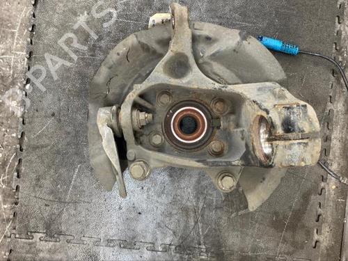 Used Left front steering knuckle MINI MINI CLUBMAN (R55) Cooper S (174 hp) 25082470