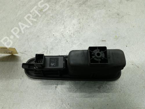 Used Right rear window switch PEUGEOT 5008 (0U_, 0E_) 2.0 HDi 150 / BlueHDi 150 (150 hp) 25088992
