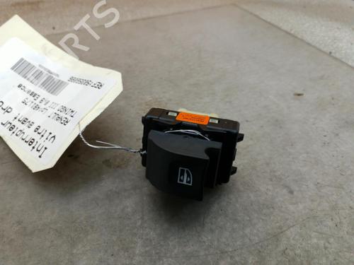 Used Right front window switch Right front window switch RENAULT TWINGO III (BCM_, BCA_) 0.9 TCe 90 (BCM9, BCM2) (90 hp) 25092857 25092857