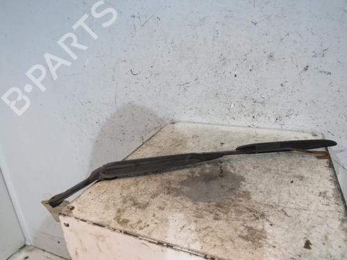 Used Front windshield wiper arm HYUNDAI SANTA FÉ I (SM) 2.0 CRDi 4x4 (113 hp) 25081033
