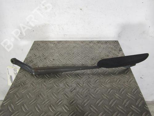 Used Front windshield wiper arm HYUNDAI SANTA FÉ I (SM) 2.0 CRDi (113 hp) 25113113