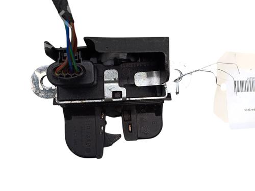 Bagklap lås VW POLO V (6R1, 6C1) 1.2 (60 hp) 32981762