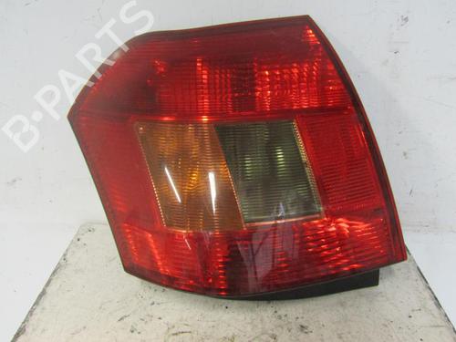 Used Right taillight TOYOTA COROLLA (_E12_) 1.6 VVT-i (ZZE121_, ZZE121R) (110 hp) 25086905