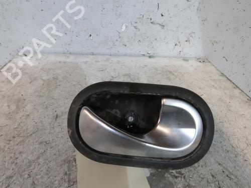 Høyre bak invendig håndtak RENAULT SCÉNIC II (JM0/1_) 1.5 dCi (JM0F) (82 hp) 25067278
