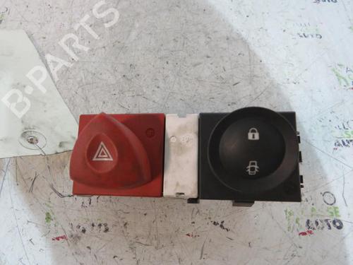 Used Warning switch RENAULT MEGANE II (BM0/1_, CM0/1_) 1.5 dCi (BM0F, BM0T, BM2B, CM0F, CM0T) (82 hp) 25114908