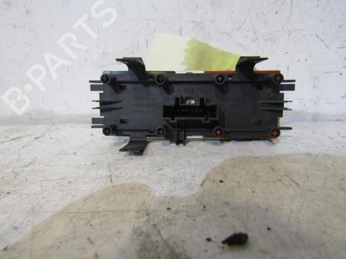 Used Warning switch RENAULT MEGANE II Estate (KM0/1_) 1.5 dCi (KM0F, KM0T, KM2B) (82 hp) 25079558