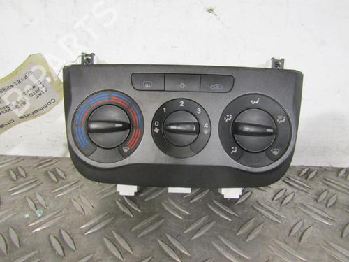 Used Climate control FIAT GRANDE PUNTO (199_) 1.3 D Multijet (75 hp) 25069012