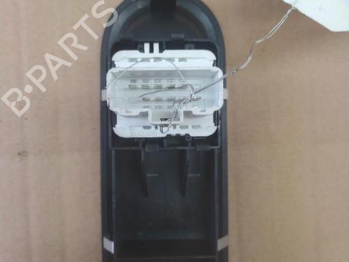 Used Left front window switch RENAULT CLIO III (BR0/1, CR0/1) 1.6 16V (BR09, BR0T, CR09, CR0T) (88 hp) 28600076