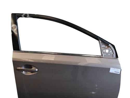 Used Right front door TOYOTA AURIS (_E18_) 1.8 Hybrid (ZWE186_, ZWE186R) (136 hp) 28073277