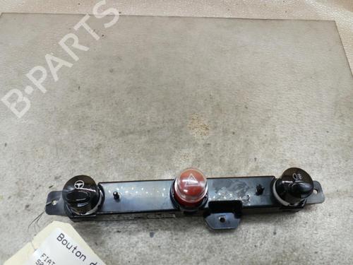 Used Warning switch FIAT 500 (312_) 1.2 (312AXA1A) (69 hp) 25089672