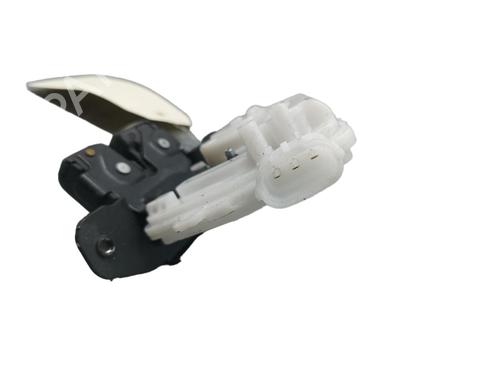Used Tailgate lock TOYOTA YARIS (_P13_) 1.3 (NSP130_, NSP130) (99 hp) 25077111