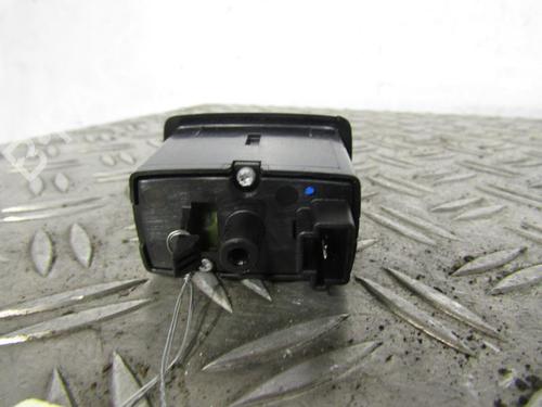 Used Left rear window switch Left rear window switch MERCEDES-BENZ B-CLASS Sports Tourer (W245) B 180 CDI (245.207) (109 hp) 25095349 25095349
