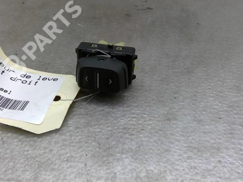 Used Right front window switch Right front window switch DACIA SANDERO II 1.5 dCi (90 hp) 10581427 10581427