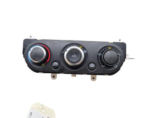 Used Climate control RENAULT CLIO IV (BH_) 1.2 16V (73 hp) 25700137