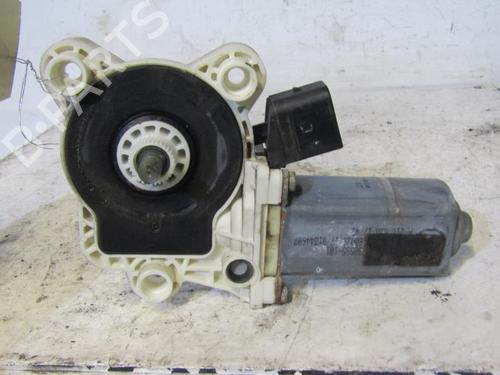 Used Left front window motor MERCEDES-BENZ S-CLASS (W220) S 320 CDI (220.025, 220.125) (204 hp) 25112055