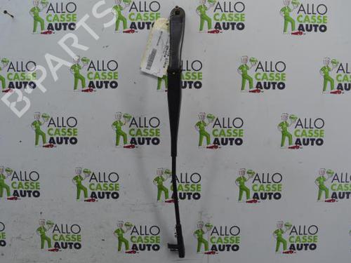Used Front windshield wiper arm OPEL ASTRA H (A04) 1.7 CDTI (L48) (110 hp) 25115487