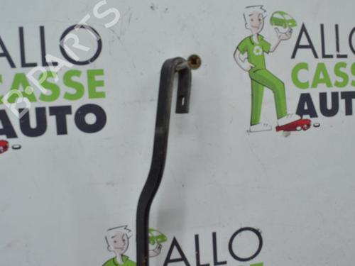 Used Front windshield wiper arm Front windshield wiper arm 25086629 25086629