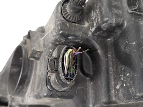 Right headlight VW POLO V (6R1, 6C1) 1.2 | BP32325594C29