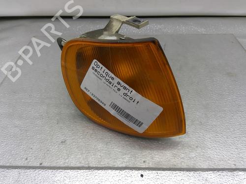 Used Right front indicator VW POLO III (6N1) [1994-1999]  25065296