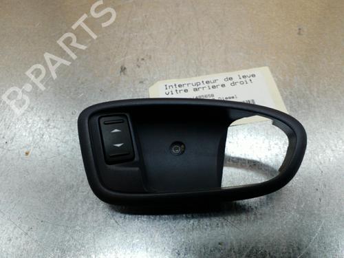 Used Right rear window switch Right rear window switch FORD S-MAX (WA6) 2.0 TDCi (140 hp) 25089611 25089611