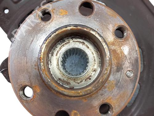 Used Left front steering knuckle Left front steering knuckle OPEL VECTRA B Hatchback (J96) [1995-2003] 25087727 25087727