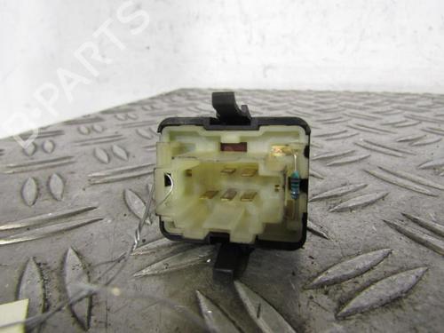 Used Right front window switch Right front window switch VW GOLF III (1H1) 1.9 TDI (90 hp) 25065974 25065974