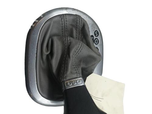 Used Shift knob Shift knob VW TOURAN (1T1, 1T2) 2.0 TDI 16V (140 hp) 25103075 25103075