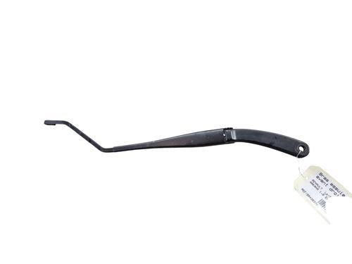 front-windshield-wiper-arm-renault-arkana-i-lcm_-ldn_-2019-25057247 main image
