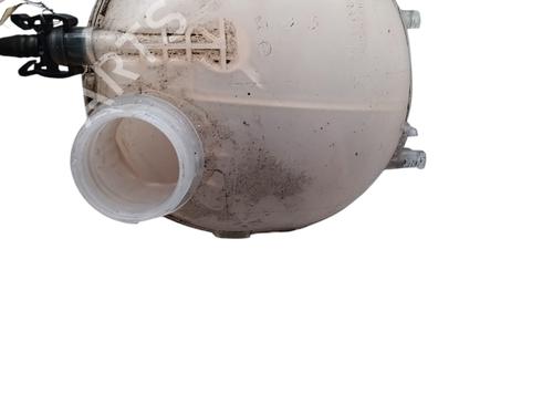 Expansion tank PEUGEOT 208 II (UB_, UP_, UW_, UJ_) 1.2 PureTech 100 | BP25097947C120