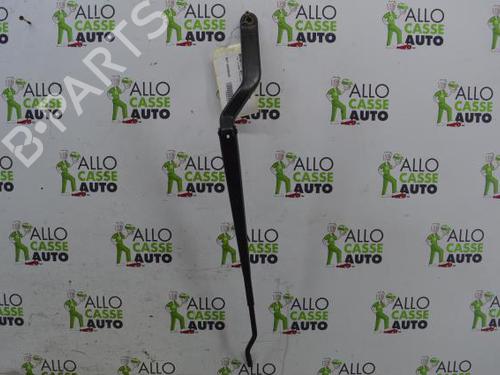 Used Front windshield wiper arm FORD FUSION (JU_) 1.4 TDCi (68 hp) 25115489