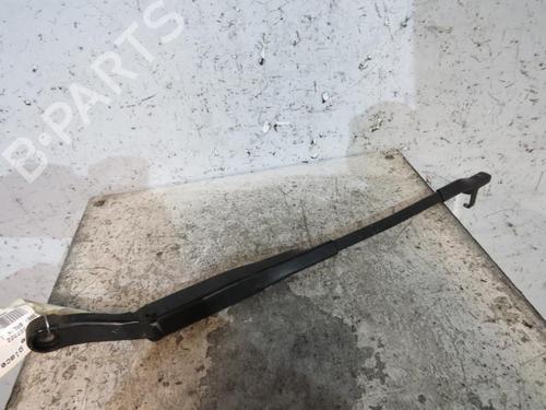 Used Front windshield wiper arm VW PASSAT B5.5 (3B3) 1.9 TDI (130 hp) 25080748