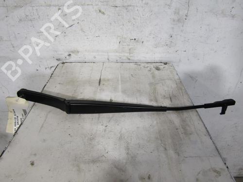 Used Front windshield wiper arm SKODA OCTAVIA II (1Z3) 1.9 TDI (105 hp) 25113695