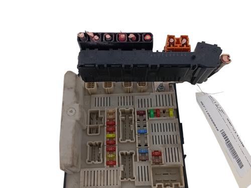 fuse-box-renault-grand-scenic-ii-jm01_-2004-2005-2006-2007-2008-2009-36094772 main image