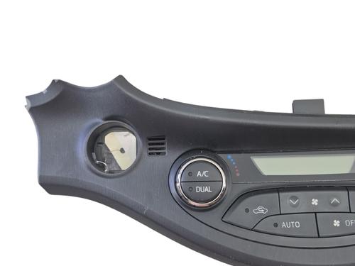 Used Climate control Climate control TOYOTA YARIS (_P13_) 1.5 Hybrid (NHP130_, NHP130) (101 hp) 26031260 26031260