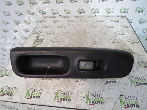 Interrupteur de vitre avant gauche RENAULT TWINGO I (C06_) 1.2 16V (C06C, C06D, C06K) (75 hp) 25086504