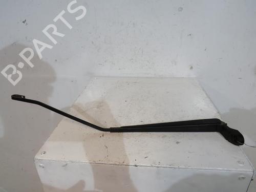 Used Front windshield wiper arm PEUGEOT 306 Hatchback (7A, 7C, N3, N5) [1993-2003]  25094725