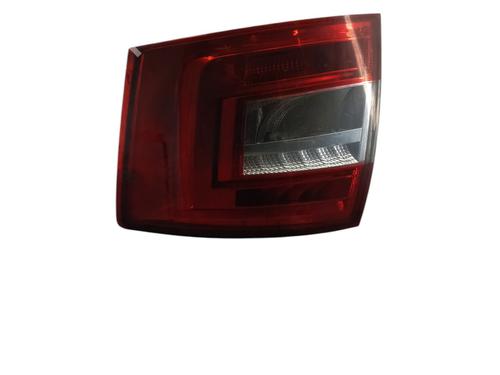 Feu arrière droit SKODA OCTAVIA IV Combi (NX5, PV5) 1.5 TSi (150 hp) 29956354