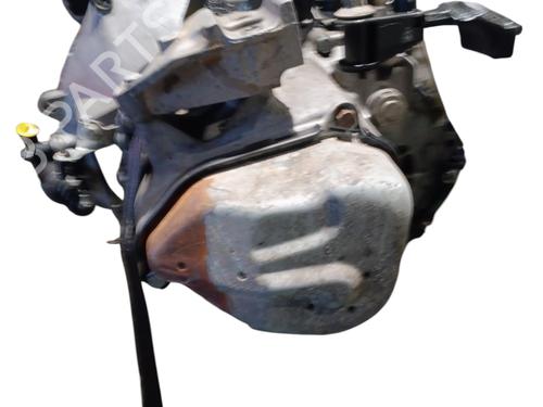 Używane Skrzynia biegów PEUGEOT 208 I (CA_, CC_) 1.4 HDi (68 hp) 30819901