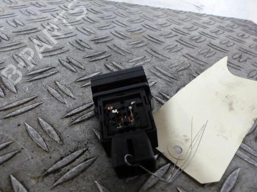 Used Warning switch KIA CERATO I Hatchback (LD) 2.0 CRDi (112 hp) 25080168